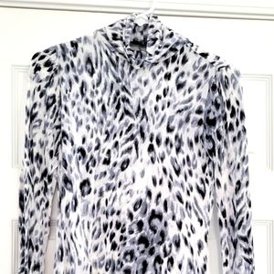 Tahari turtleneck- new with tags